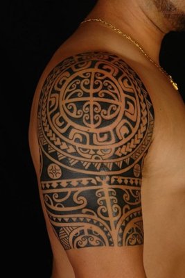  Tatouage maori, polynésien de l'épaule et du haut du bras